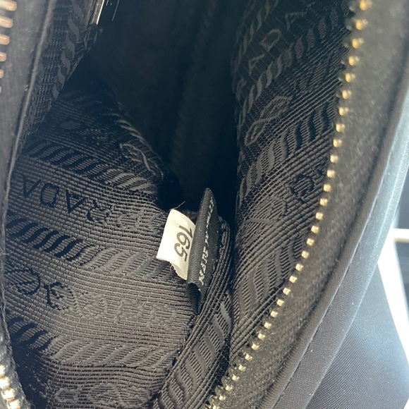 SOLD ❤️ Prada Re-Edition 2005 - Picture 3 of 5